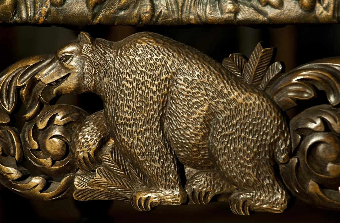 Yksityiskohta Rajakenraali Raappanan tuolista