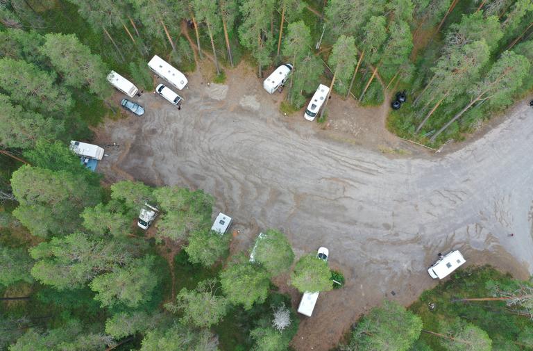 Petkelj&auml;rven kansallispuiston retkeilykeskuksen Petkelj&auml;rvi Center telttailualue