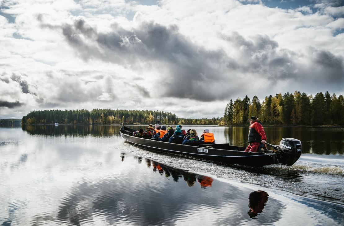 Jokiveneretki Koitajoella.
