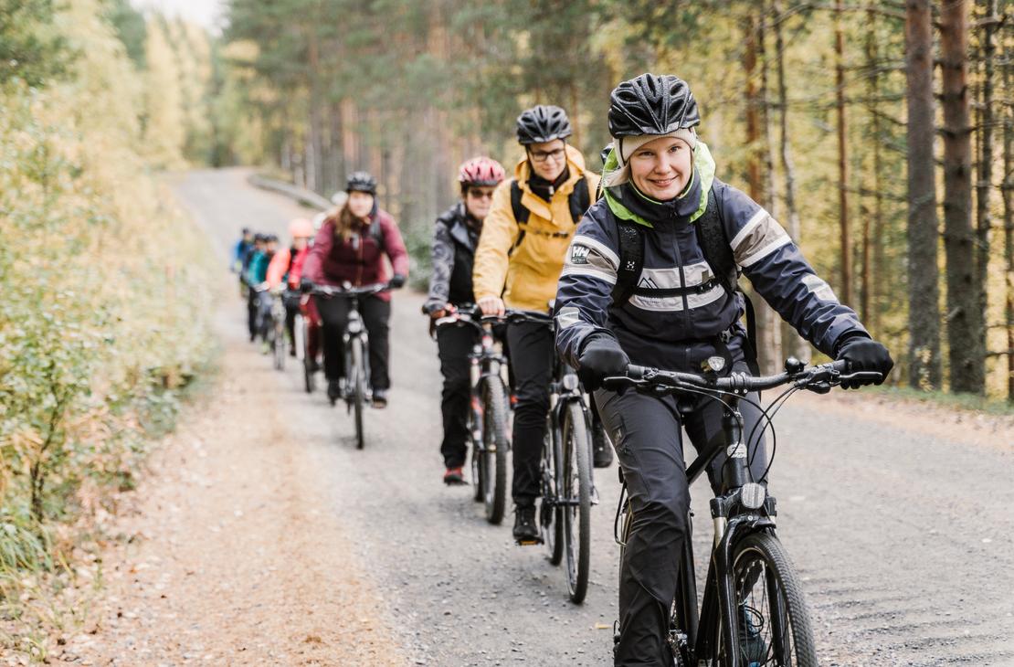 py&ouml;r&auml;ilij&auml;t maastossa