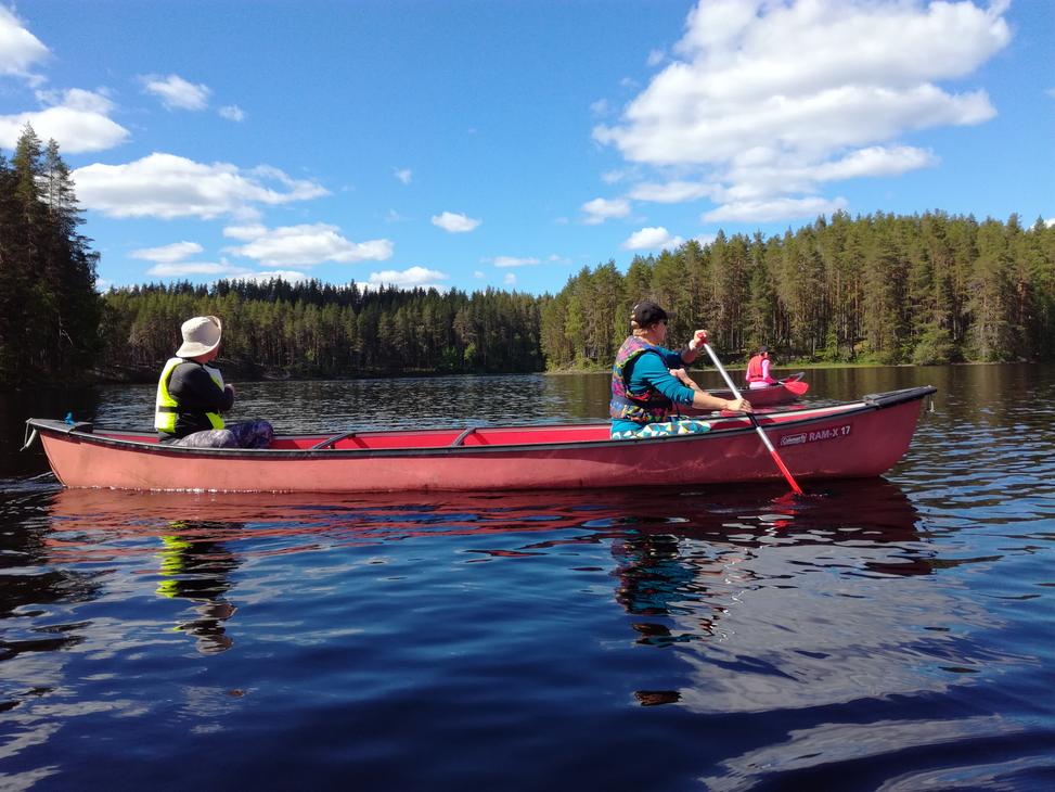 Paddlers at Petkeljärvi