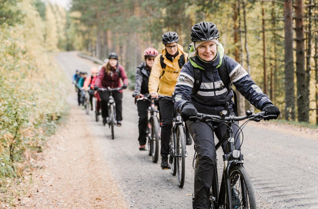 py&ouml;r&auml;ilij&auml;t maastossa